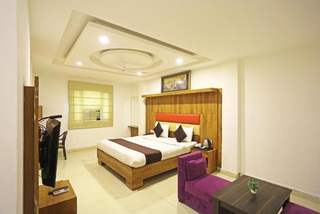 Hotel Urban Luxury นิวเดลี ภายนอก รูปภาพ