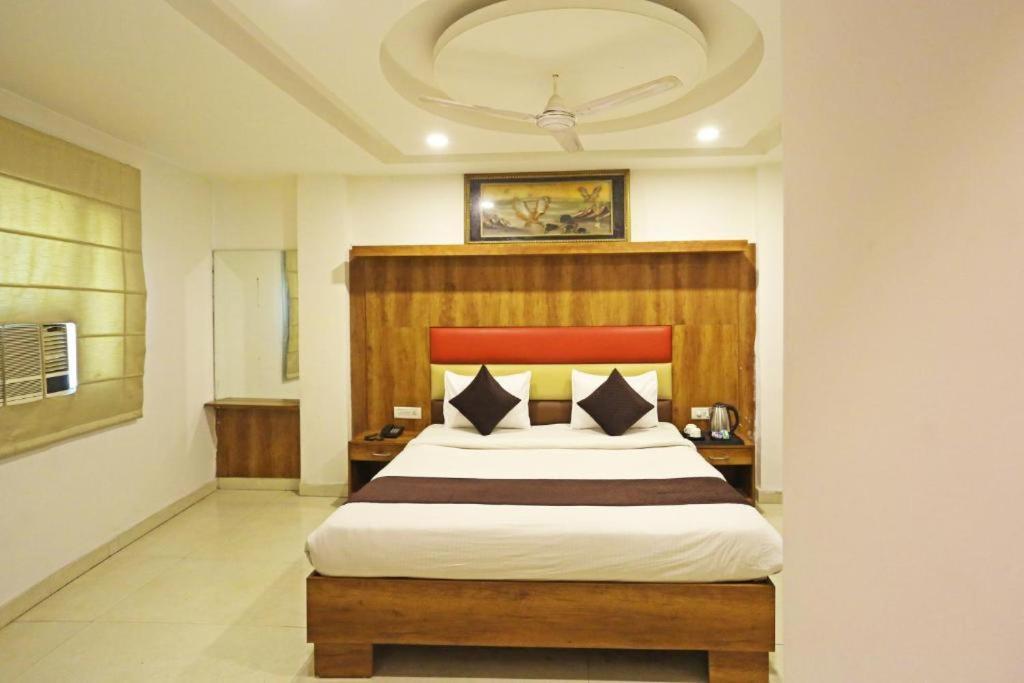 Hotel Urban Luxury นิวเดลี ภายนอก รูปภาพ